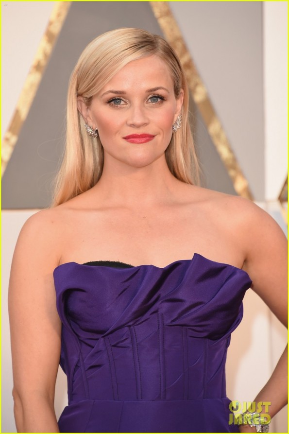 HOLLYWOOD, CA - FEBRUARY 28: Actress Reese Witherspoon attends the 88th Annual Academy Awards at Hollywood & Highland Center on February 28, 2016 in Hollywood, California. (Photo by Jason Merritt/Getty Images)