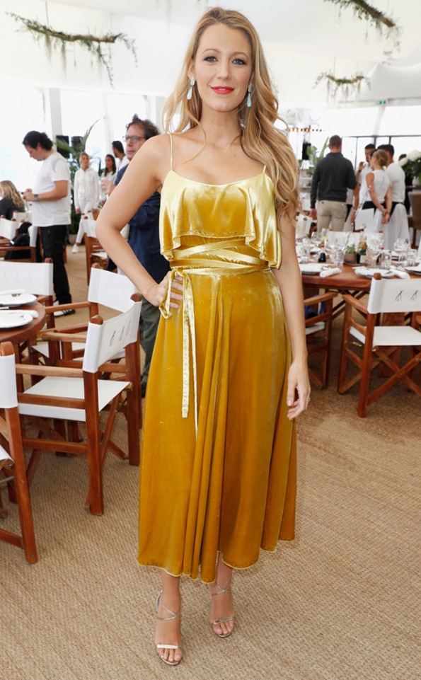 rs_634x1024-160513105034-634.-blake-lively-gold-cannes.ls.51316
